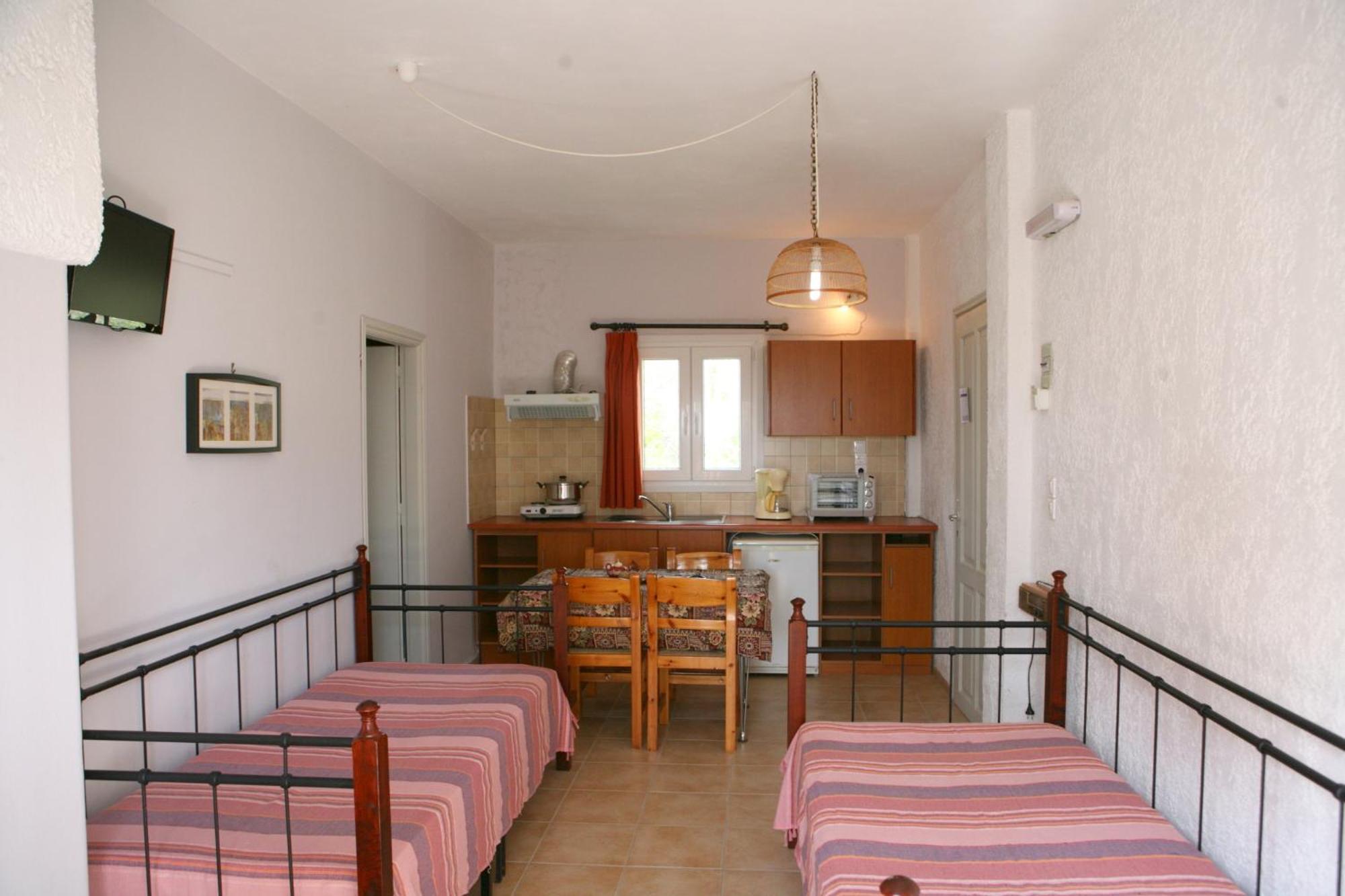 Skala Mistegnon 9 Musses Hotel Apartments الغرفة الصورة