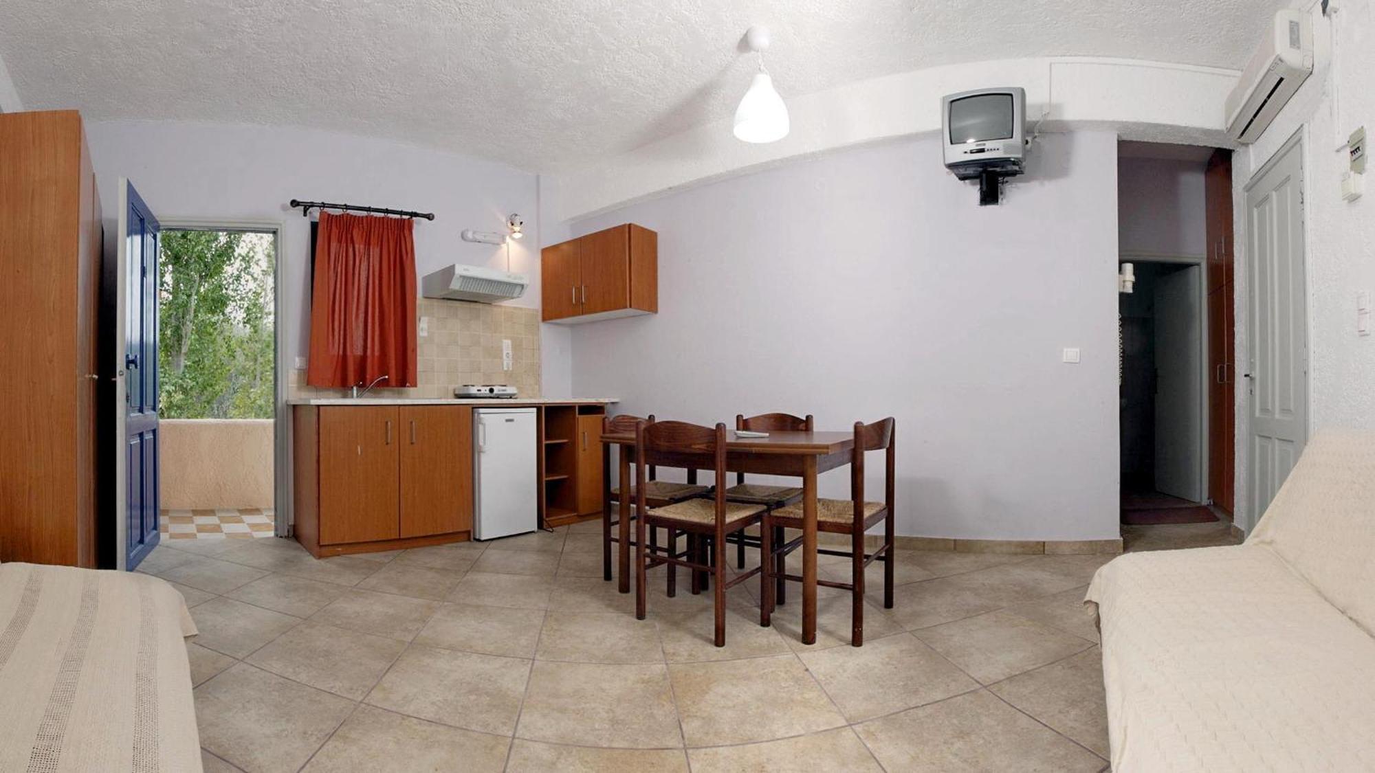 Skala Mistegnon 9 Musses Hotel Apartments الغرفة الصورة